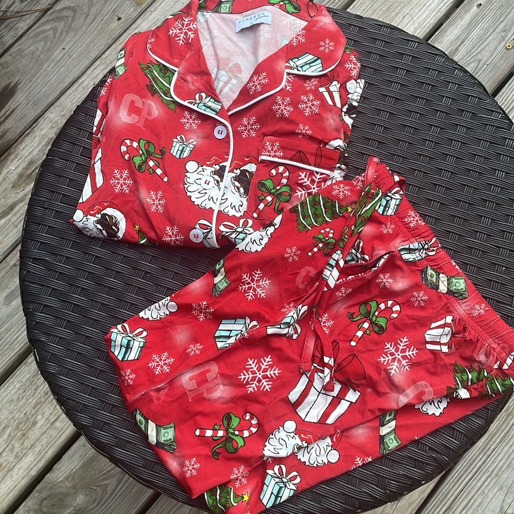 🎅🏾 NWT- KIDS Black Santa Pajama Set Size 2T